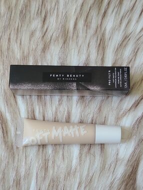 NIB Fenty Beauty PRO FILT'R Soft Matte Longwear Foundation 140 Travel Size